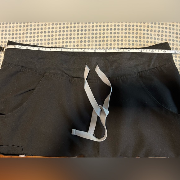 FIGS Kade Cargo Scrub Pants Style# T21004P Black Medical Uniform Size S/P - Picture 5 of 6